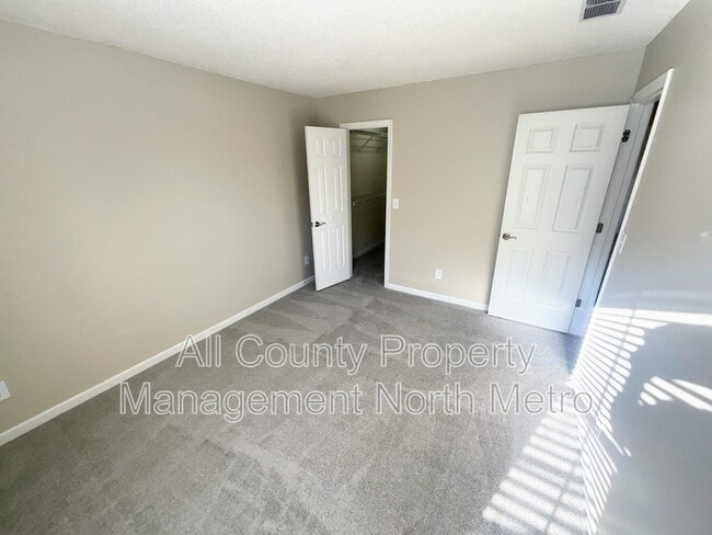 Building Photo - 5990 Barrington Ln