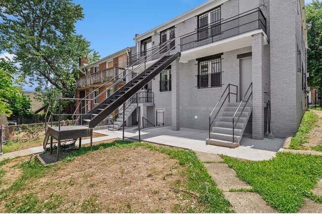 Building Photo - 47 Galveston Pl SW