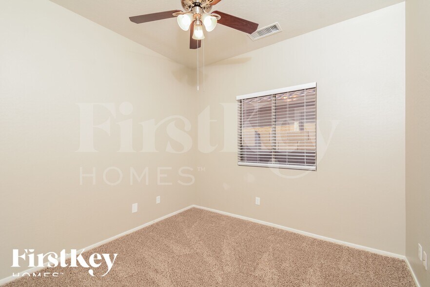 Building Photo - 12918 W Columbine Dr