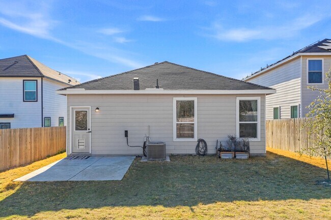 Building Photo - 15307 Oceanus Dr