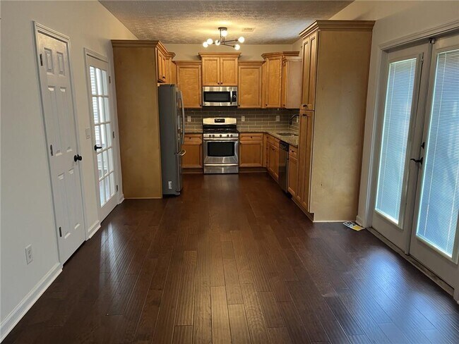 Building Photo - 3184 Elmwood Ct