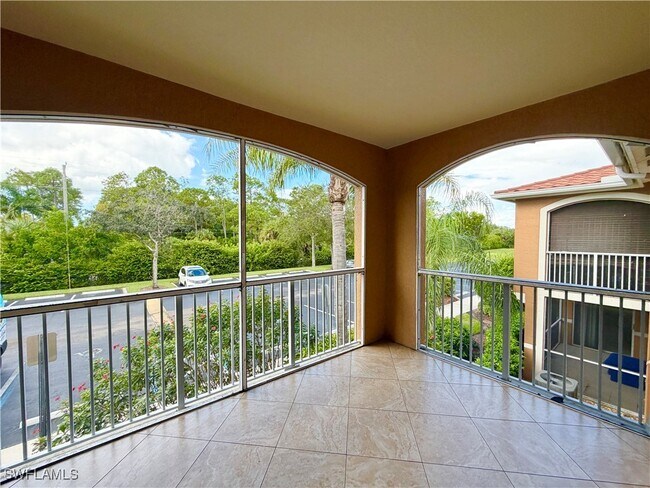 Building Photo - 1820 Florida Club Cir