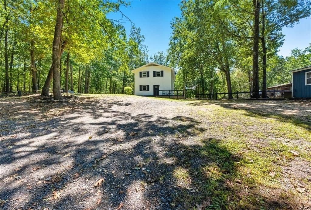 Building Photo - 96 Collins Rd