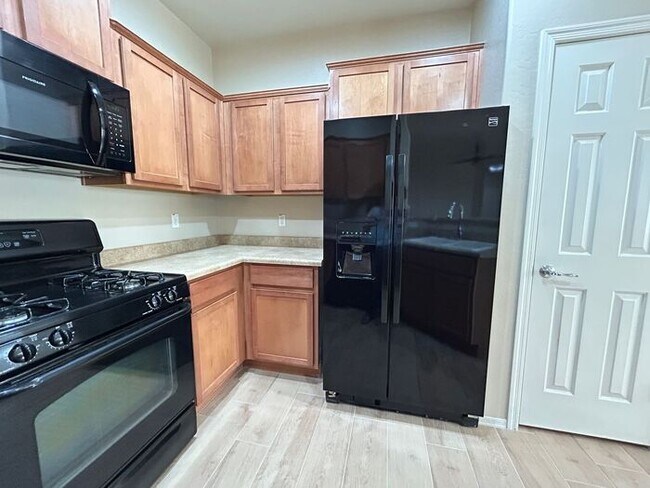 Building Photo - 7635 W Springfield Wy