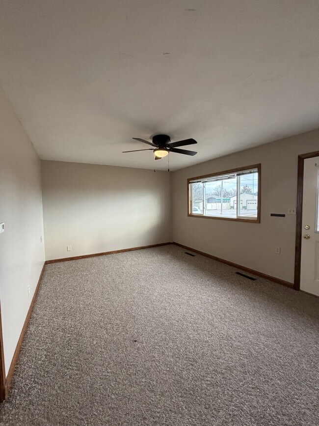 Building Photo - 1001 M St