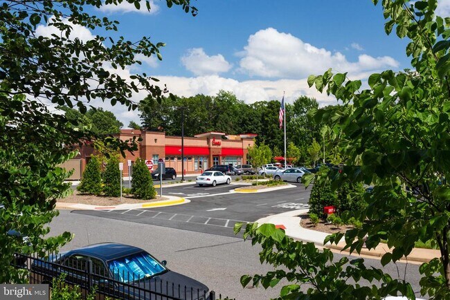 Building Photo - 12890 Fair Briar Ln