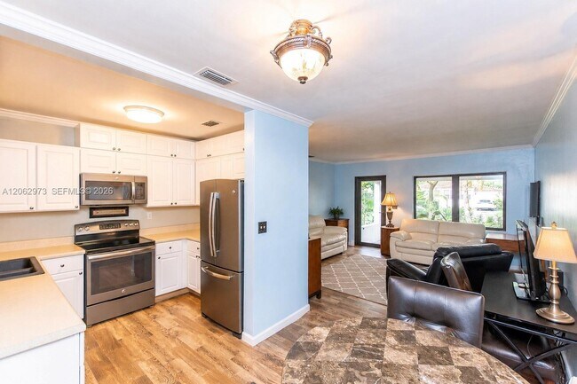 Building Photo - 633 Mokena Dr