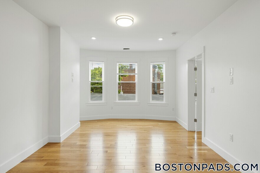 Building Photo - 406 Columbia St