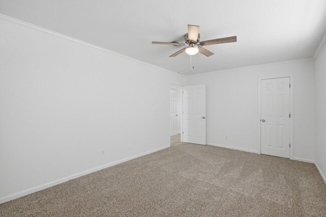 Building Photo - Charming 3BR House in Houston