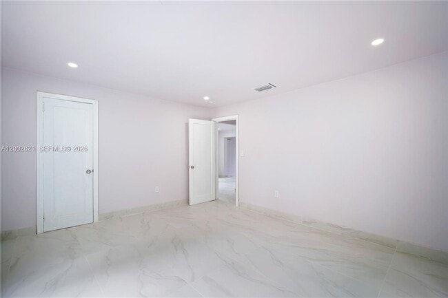 Building Photo - 2456 Jackson St