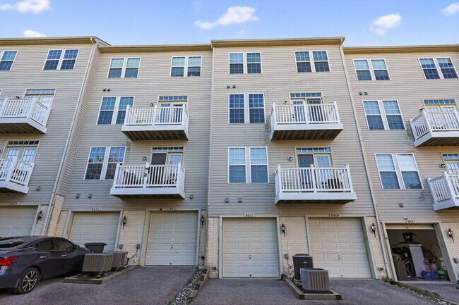 Building Photo - 8011 Forest Ridge Dr