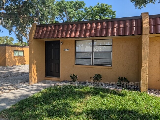 Primary Photo - 8944 Temple Terrace Hwy