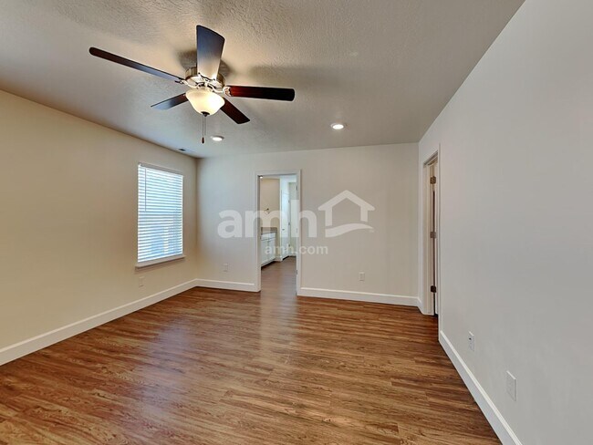 Building Photo - 2337 Surry Way