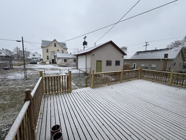 Building Photo - 309 N 9th St