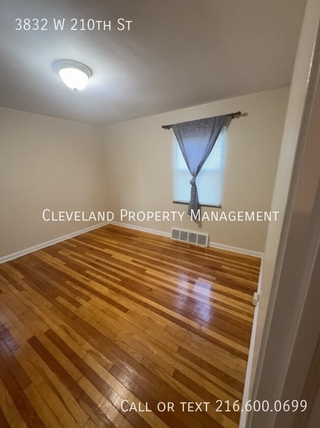 Building Photo - 3832 W 210th St