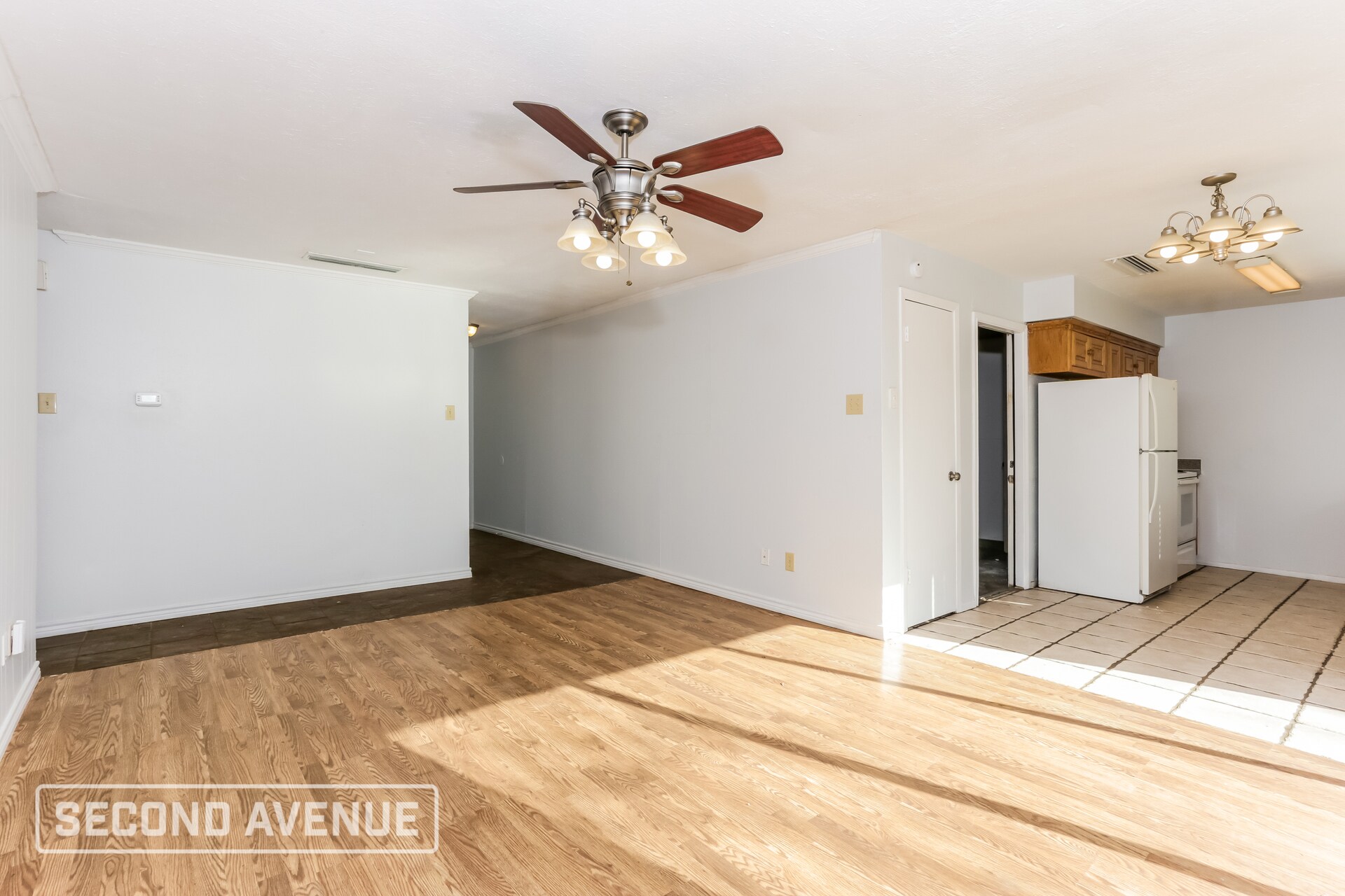 Building Photo - 509 Southlake Dr