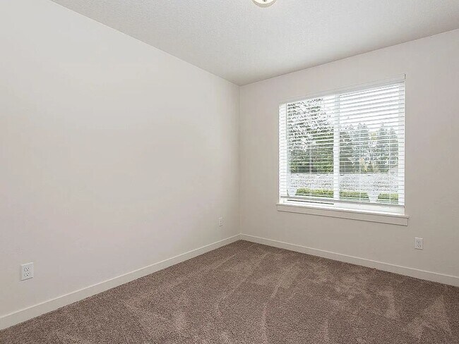 Building Photo - 9754 SW Windswept Place ~ MOVE IN SPECIAL! 1/2 Off 1st Months Rent!! Beautiful & Spacious Home