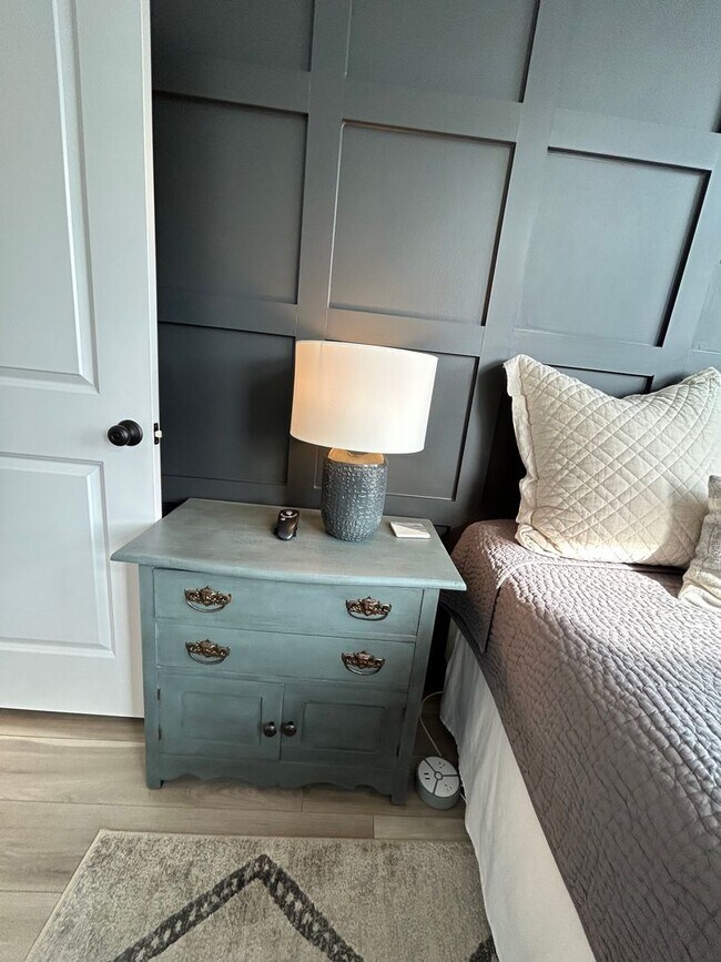 Building Photo - Beautifully Furnished 1/1 Apartment in Downtown Broad St.- $2,350