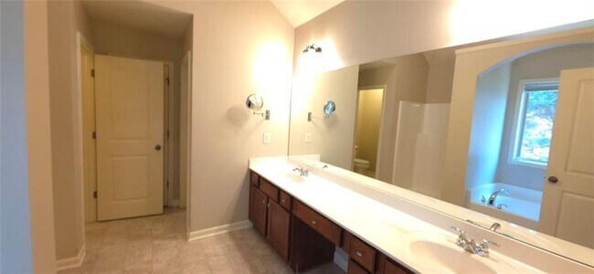 Building Photo - 237 Ascott Ln