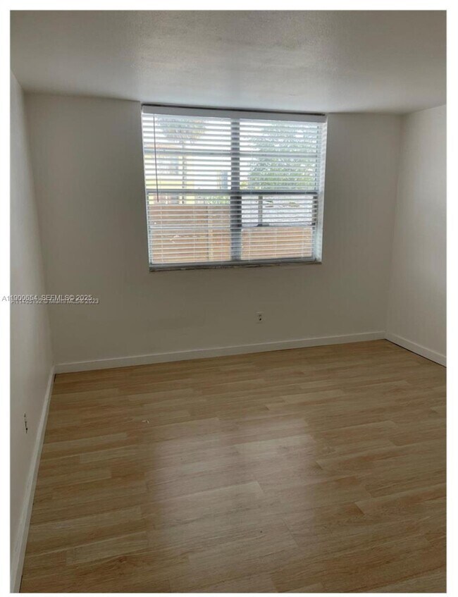 Building Photo - 4360 NW 79th Ave