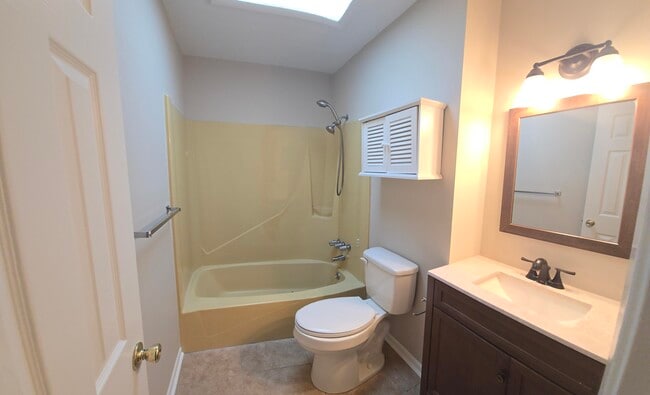 Building Photo - 309 Somerset Dr