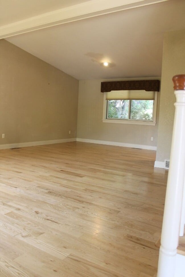 Building Photo - Gorgeous 2 Story Home in Columbine West!