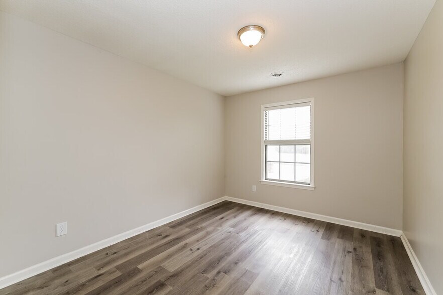 Building Photo - 4558 Pinegate Dr
