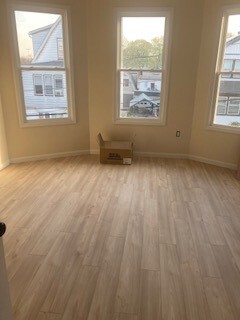 Building Photo - 97 Hoyt St