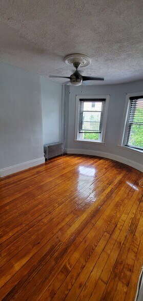 Building Photo - 82 Rockland St