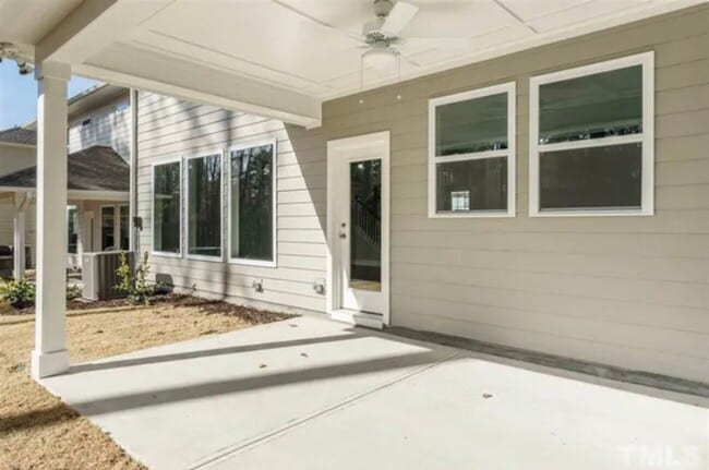 Building Photo - Beautiful & Open 4 Bedroom + 2.5 bath home with Loft!