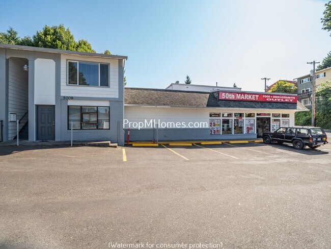 Building Photo - 5008 SE Woodward St