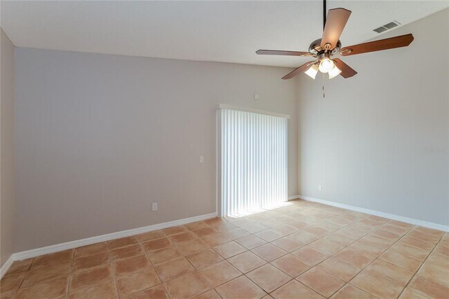 Building Photo - 528 Finch Ct