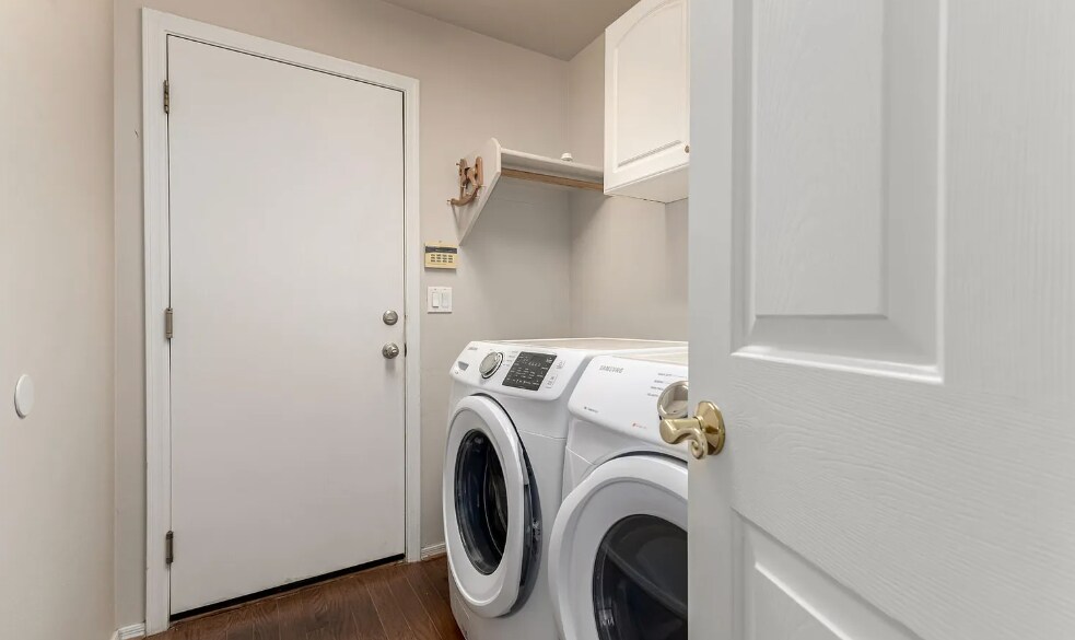 Building Photo - 517 S Paradise Dr