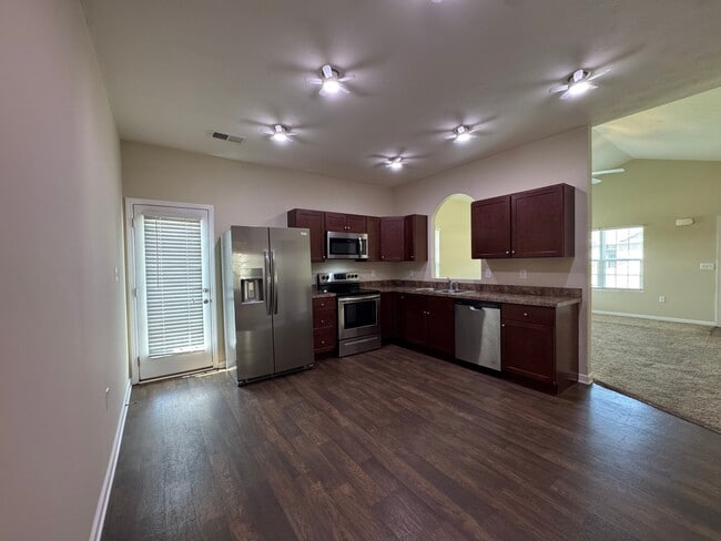 Building Photo - 123 John Davis Dr