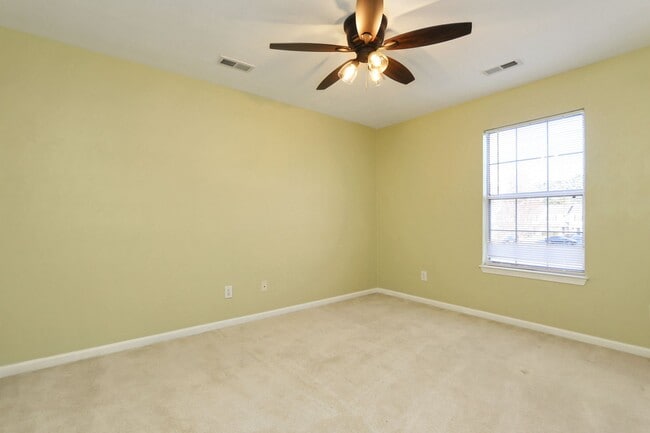 Building Photo - 106 Linden Ct