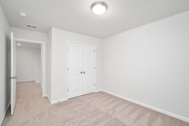 Building Photo - 775 Justify Lp