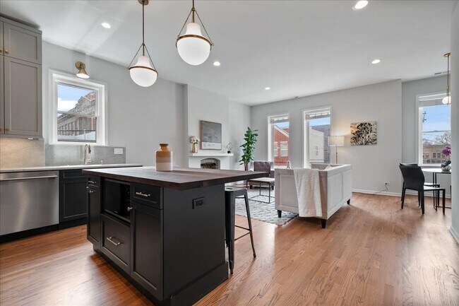 Building Photo - 217 S Bell Ave