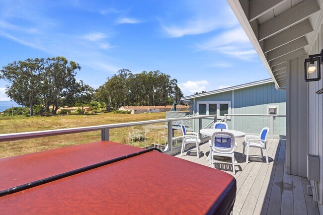 Building Photo - Beautiful 2-Bedroom La Selva Beach Home with Ocean Views