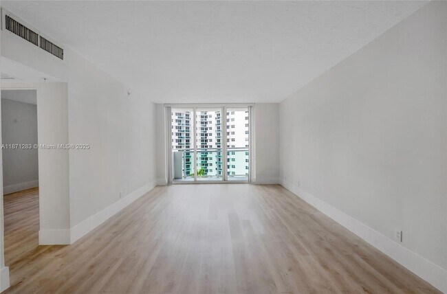 Building Photo - 3000 S Ocean Dr