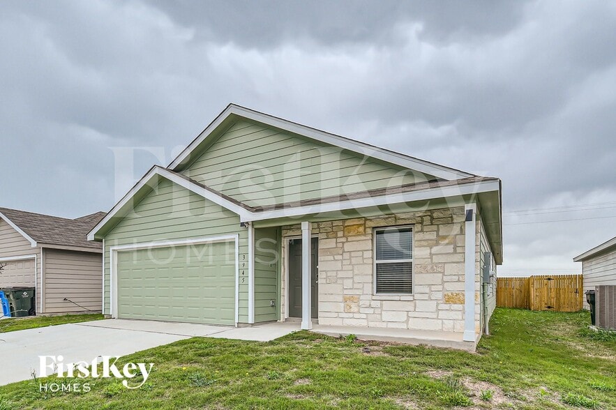 Building Photo - 3945 Far Horizon