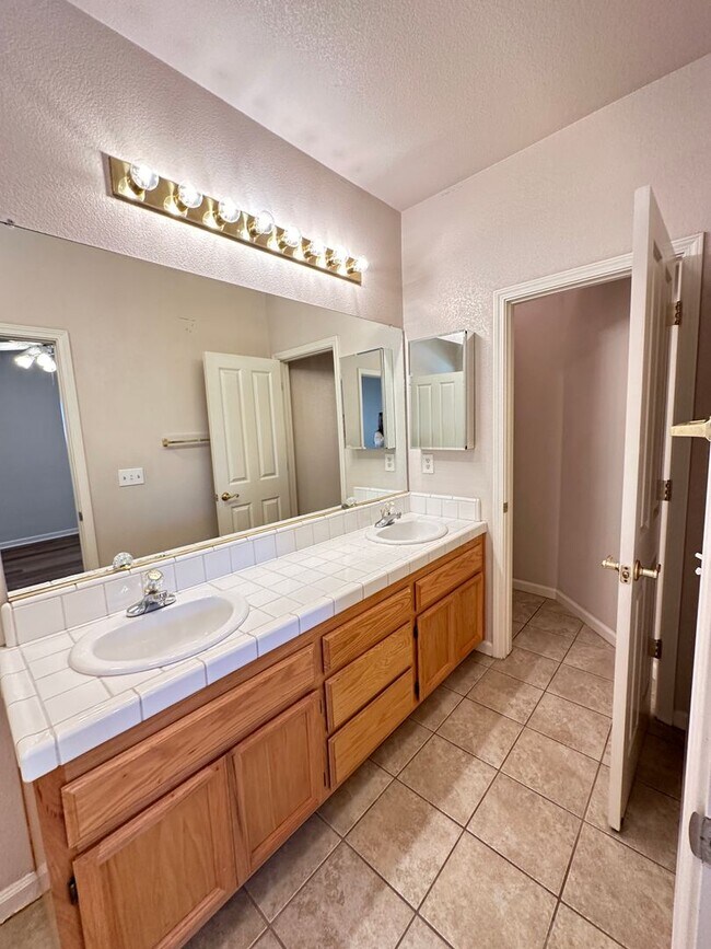 Building Photo - 1776 Tuscany Dr