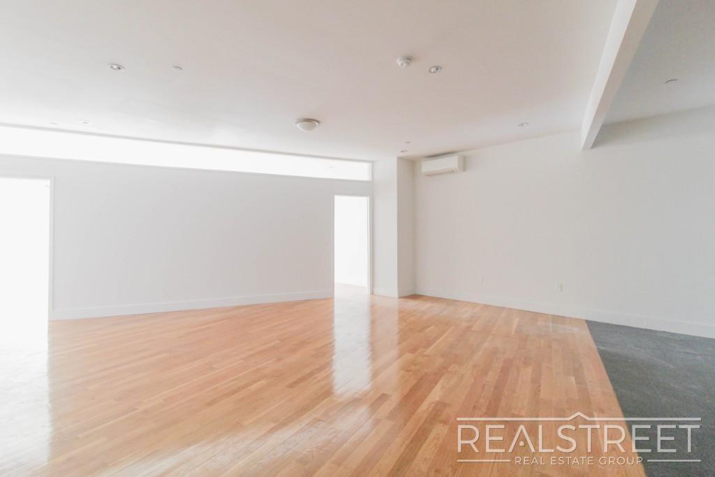 Building Photo - LUXURY 2 Bed LOFT in Queens!