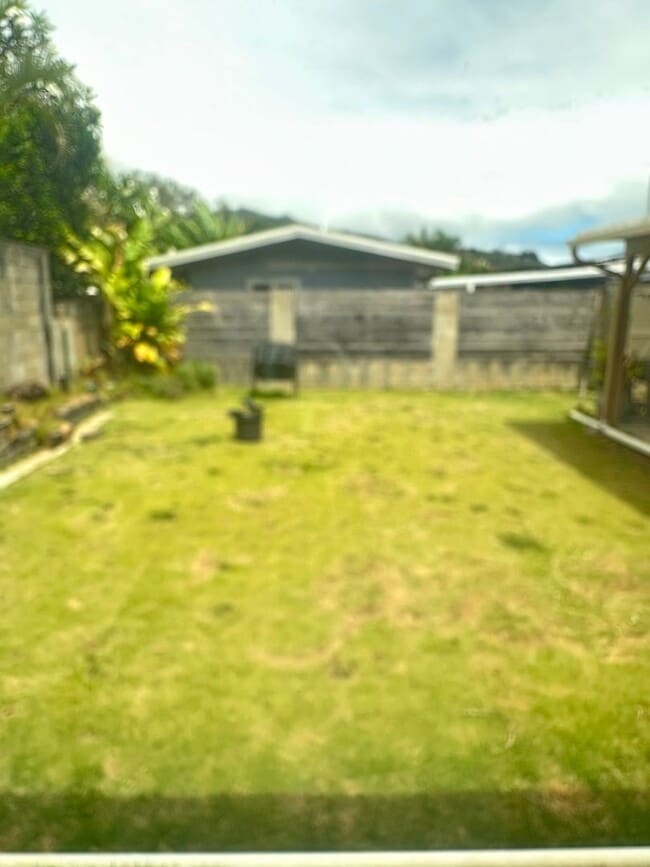 Building Photo - 550 Uluhala St