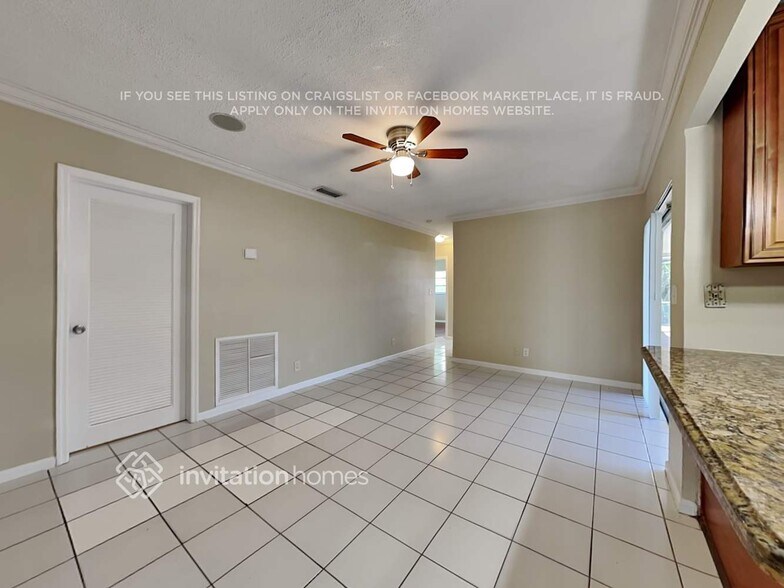 Building Photo - 1451 SW 10th St