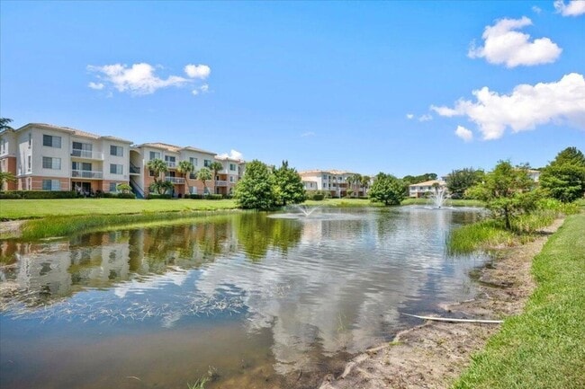 Building Photo - 6203 Myrtlewood Cir W