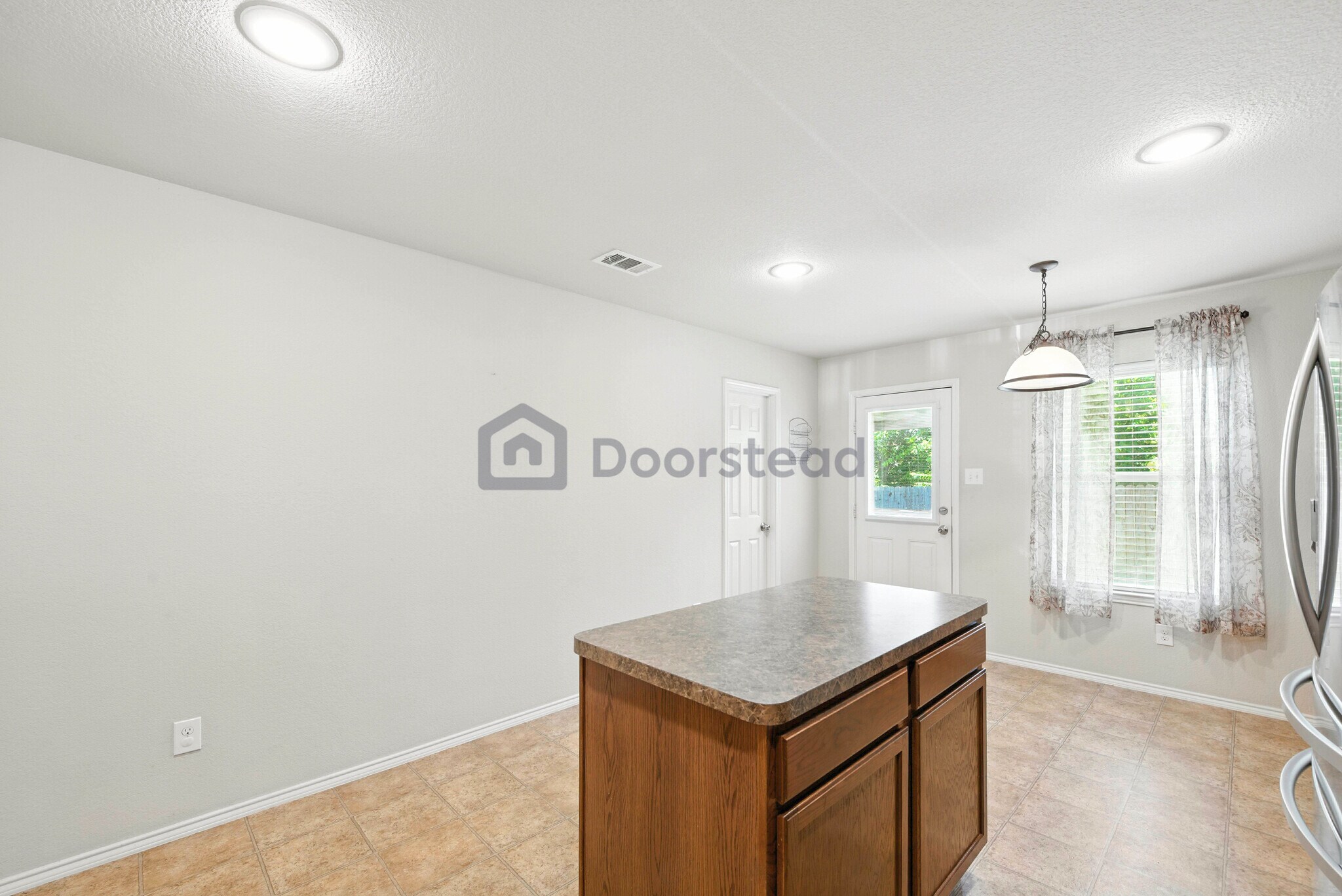 Building Photo - 12744 Northern Pine Dr