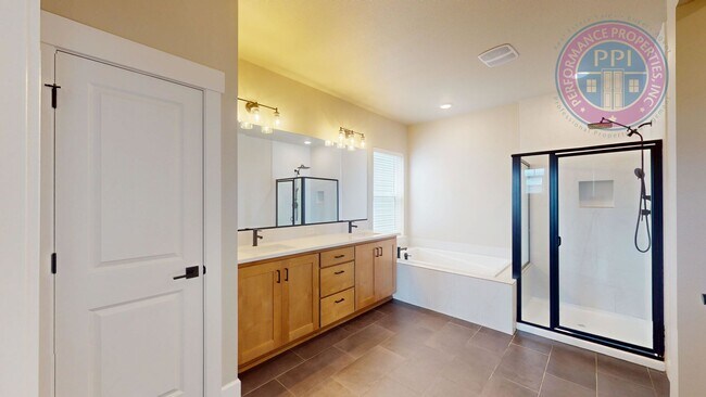 Building Photo - REED'S CROSSING!  Luxury Home, Stylish Amenities, Central Air-Conditioning, Close To Nike & Intel