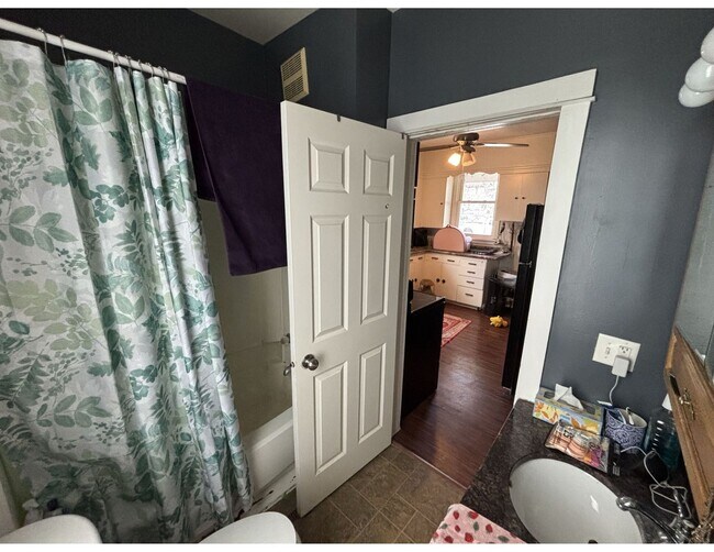 Building Photo - 519 Market St