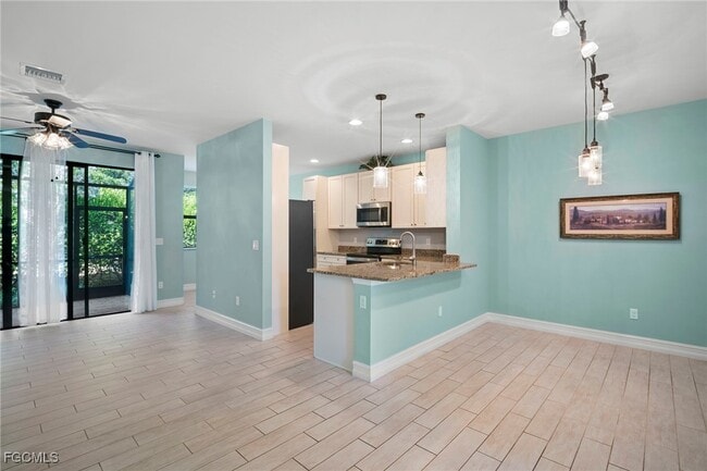 Building Photo - 15820 Portofino Springs Blvd