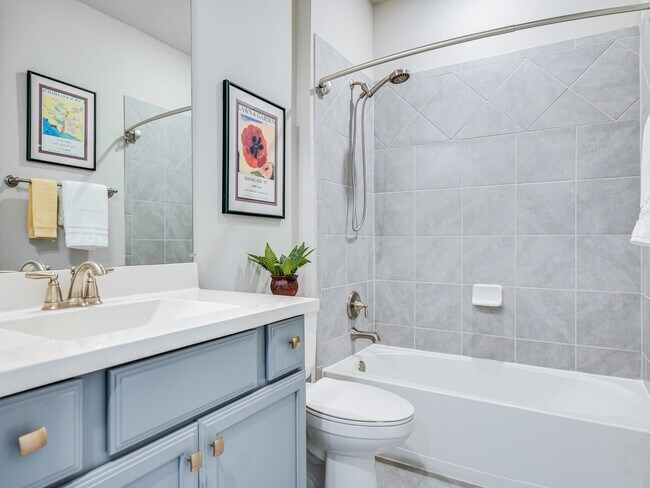 2nd Full Bathroom - 3241 Aurelia Ln